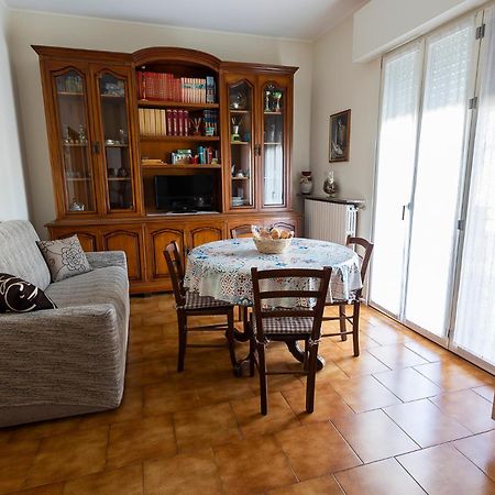 Casa Stema Lägenhet Meda Exteriör bild